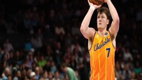 山东泰山对阵上海海港：足协杯决赛激战在即